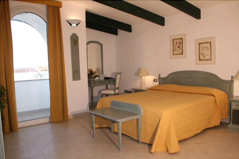 Hotel Cala Di Seta Calasetta Eksteriør bilde